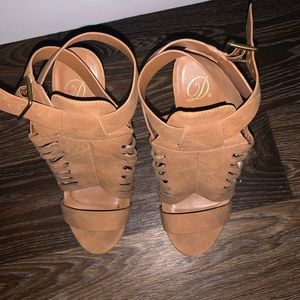 Strappy khaki heels 7.5